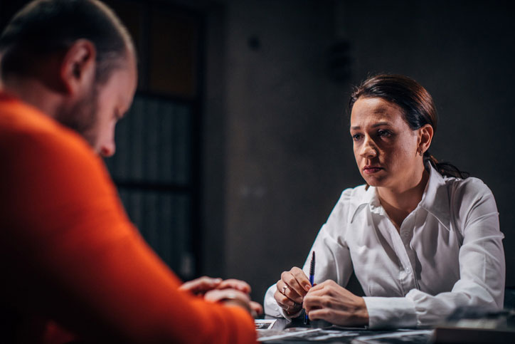 Parole Officer Salary   Officer Meeting With Prisoner 